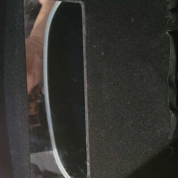 Women's Vintage Makeup Case - Picture 5 of 12